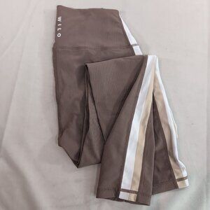 Wilo The Label Active Ribbed Capri 3/4 Leggings Mauve Brown Side Stripe M Medium